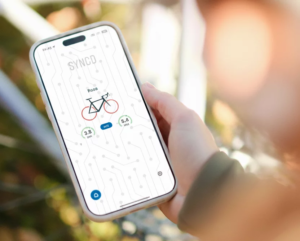 Smart cycling inner tube sends real-time pressure readings to your phone