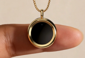 Stylish pendant brings personalized UV tracking to sun protection