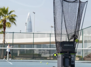 Tennis robot rallies with you – and then critiques your game