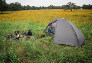 Free tent reignites intense 2-lb ultralight backpacking competition